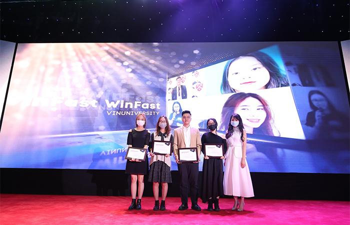 4 sinh viên trường Đại học VinUni nhận giải Nhì cuộc thi Giải bài toán kinh doanh toàn cầu 2021 4 sinh viên trường Đại học VinUni nhận giải Nhì cuộc thi Giải bài toán kinh doanh toàn cầu 2021