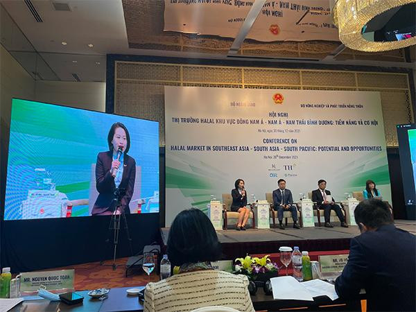 Bà Hoàng Thanh Thủy, Giám đốc kinh doanh quốc tế Tập đoàn TH chia sẻ tại Hội nghị. Bà Hoàng Thanh Thủy, Giám đốc kinh doanh quốc tế Tập đoàn TH chia sẻ tại Hội nghị.