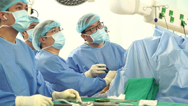 Hình ảnh mổ nội soi khâu phục hồi tổn thương SLAP tại Bệnh viện đa khoa quốc tế Vinmec Times City