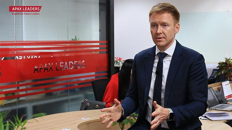 Ông Travis Stewart - Phó Tổng Giám đốc phụ trách học thuật Apax Leaders: “AVS là mô hình đào tạo online tiêu chuẩn mà nhiều đơn vị giáo dục khác đang muốn vươn tới”. Ông Travis Stewart - Phó Tổng Giám đốc phụ trách học thuật Apax Leaders: “AVS là mô hình đào tạo online tiêu chuẩn mà nhiều đơn vị giáo dục khác đang muốn vươn tới”.