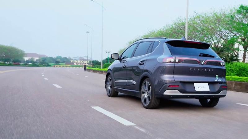 Với hàng loạt các ưu đãi đặc quyền hấp dẫn, ô tô điện VinFast được nhiều khách hàng lựa chọn cho cuộc sống đô thị hiện đại. Với hàng loạt các ưu đãi đặc quyền hấp dẫn, ô tô điện VinFast được nhiều khách hàng lựa chọn cho cuộc sống đô thị hiện đại.