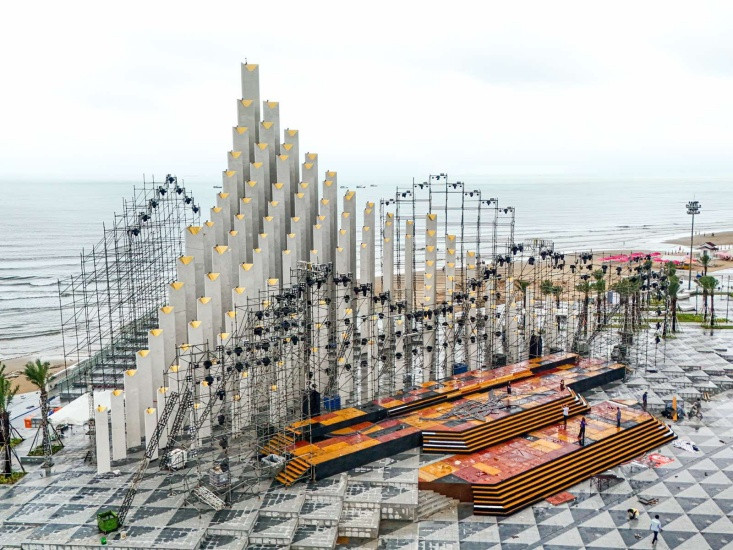 Tháp Tam Thắng chuẩn bị cho sự kiện chào mừng 80 năm Quốc khánh tại Vũng Tàu. Ảnh: Group Ăn chơi Vũng Tàu Tháp Tam Thắng chuẩn bị cho sự kiện chào mừng 80 năm Quốc khánh tại Vũng Tàu. Ảnh: Group Ăn chơi Vũng Tàu