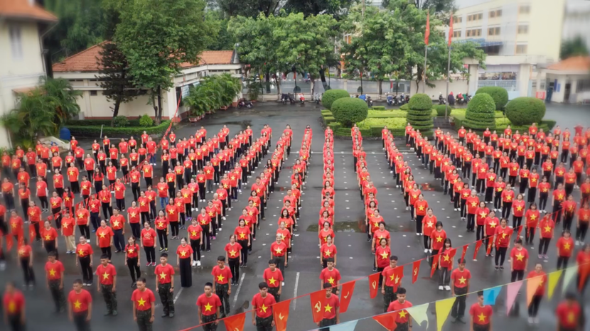 Những câu hát đơn giản, dễ hát theo nhưng đậm đà niềm tự hào dân tộc, giúp dễ dàng chạm đến nhiều thế hệ Những câu hát đơn giản, dễ hát theo nhưng đậm đà niềm tự hào dân tộc, giúp dễ dàng chạm đến nhiều thế hệ