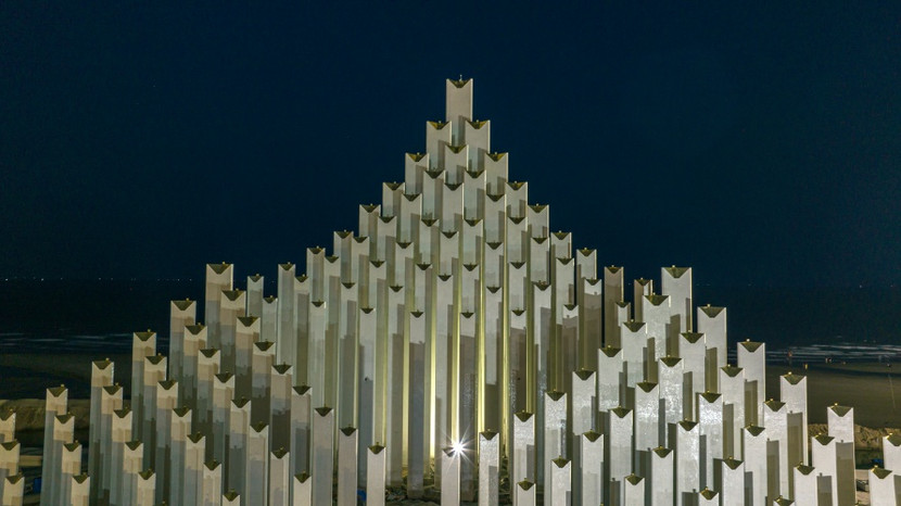 Tháp Tam Thắng được thi công thần tốc trong 75 ngày. Ảnh: Minh Tú Tháp Tam Thắng được thi công thần tốc trong 75 ngày. Ảnh: Minh Tú