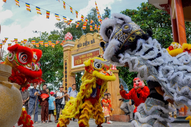 Lễ vía Bà diễn ra từ 30/5-1/6 tại núi Bà Đen. Ảnh: Sun World Ba Den Mountain