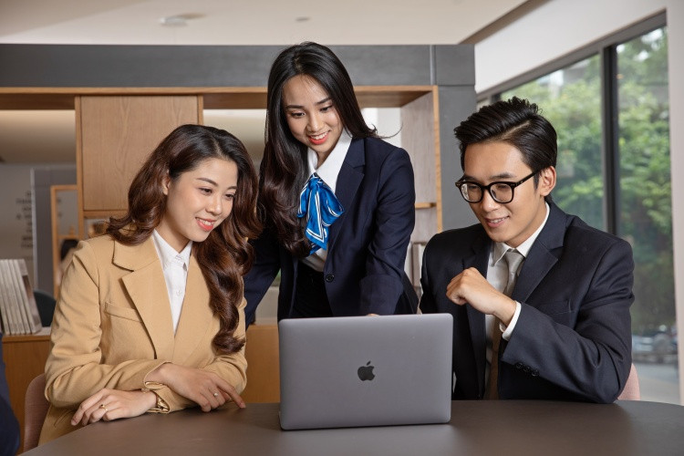 Sử dụng điện hiệu quả: Công sở đi trước, cộng đồng theo sau