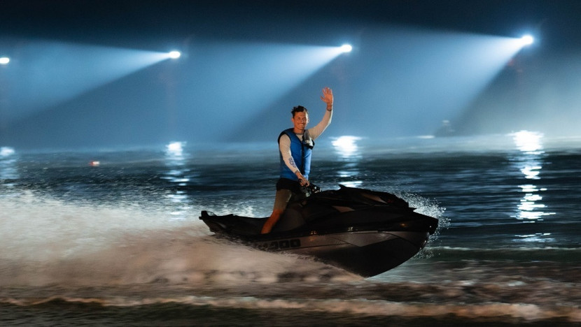 Nghệ sỹ tập luyện cho Show Symphony of Green Island sắp khai màn ngày 23/5 tới tại đảo Cát Bà