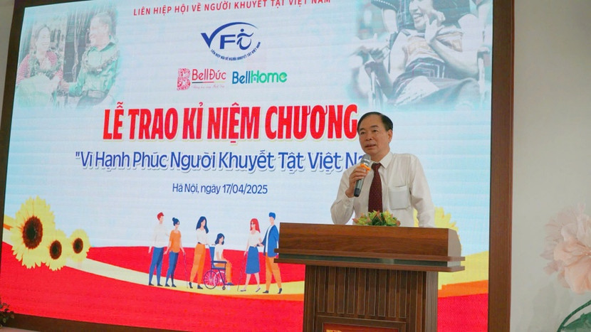 Ông Đặng Văn Thanh - Phó Chủ tịch thường trực Liên hiệp hội về Người khuyết tật Việt Nam phát biểu tại buổi lễ Ông Đặng Văn Thanh - Phó Chủ tịch thường trực Liên hiệp hội về Người khuyết tật Việt Nam phát biểu tại buổi lễ