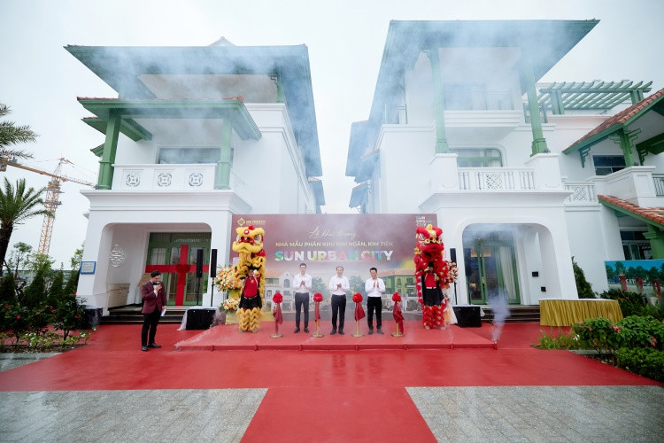 Lễ khai trương nhà mẫu phân khu Kim Ngân – Kim Tiền tại dự án Sun Urban City Hà Nam (Ảnh: Ánh Dương) Lễ khai trương nhà mẫu phân khu Kim Ngân – Kim Tiền tại dự án Sun Urban City Hà Nam (Ảnh: Ánh Dương)