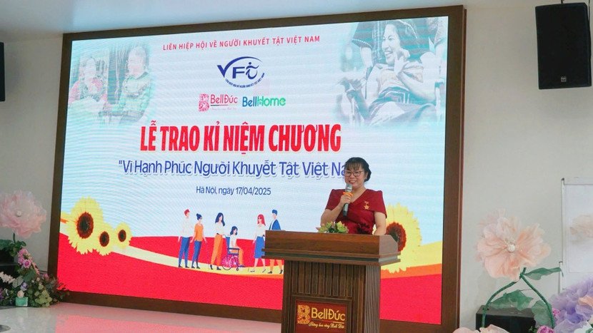 Bà Vũ Thị Minh Hoà - Chủ tịch tập đoàn Bell phát biểu tại buổi lễ Bà Vũ Thị Minh Hoà - Chủ tịch tập đoàn Bell phát biểu tại buổi lễ