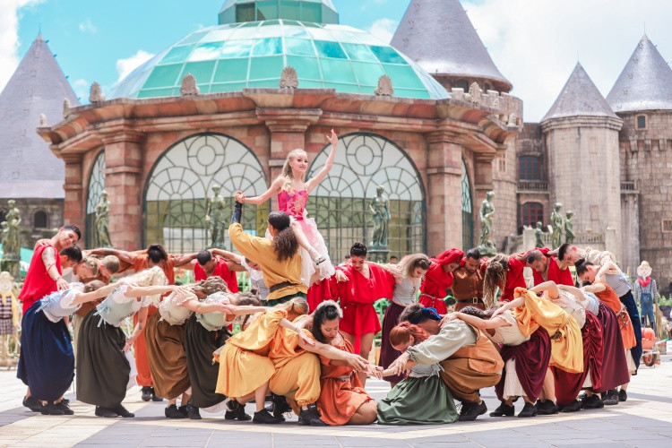 Cứ 10 khách quốc tế đến Đà Nẵng thì có 7 khách tới Bà Nà Hills. Cứ 10 khách quốc tế đến Đà Nẵng thì có 7 khách tới Bà Nà Hills.