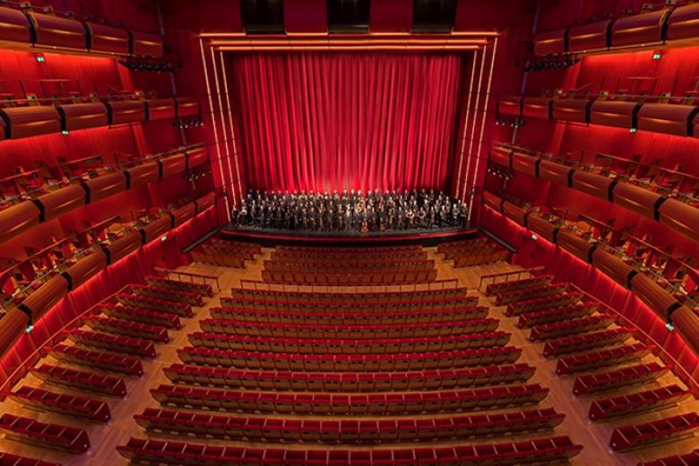 Nội thất nhà hát được thiết kế dành cho những màn trình diễn nghệ thuật tầm cỡ thế giới