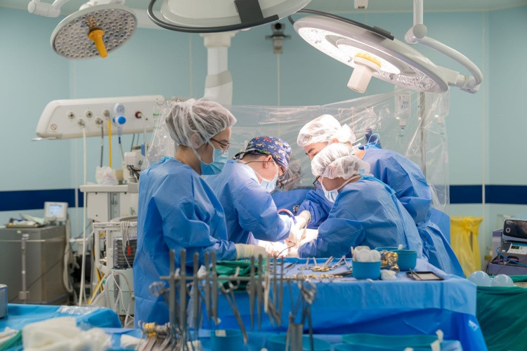 TS.BS Đào Đức Dũng là phẫu thuật viên chính TS.BS Đào Đức Dũng là phẫu thuật viên chính