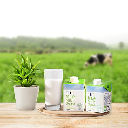 Đến cuối 2021, TH true MILK chiếm xấp xỉ 45% thị phần trong ngành hàng sữa nước tại Việt Nam. Đến cuối 2021, TH true MILK chiếm xấp xỉ 45% thị phần trong ngành hàng sữa nước tại Việt Nam.