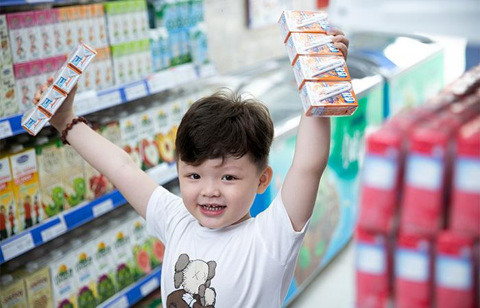 Nhiều chương trình khuyến mại đặc biệt đang diễn ra trong tháng 4 này để chúc mừng sự kiện Vinamilk vượt mốc 500 cửa hàng