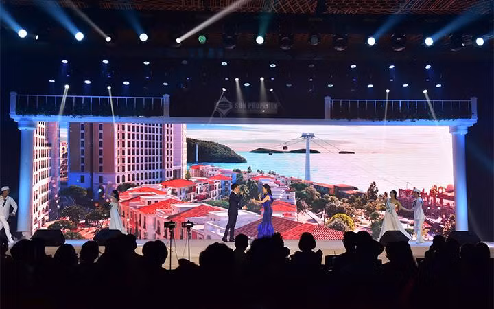 Nhiều ca sĩ nổi tiếng góp mặt trong sự kiện ra mắt chính thức phân khu The Center. Nhiều ca sĩ nổi tiếng góp mặt trong sự kiện ra mắt chính thức phân khu The Center.