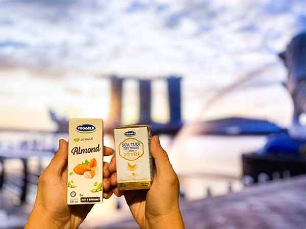 Các dòng sản phẩm mới như sữa tươi, sữa hạt được Vinamilk tích cực đẩy mạnh tại các thị trường mới như Singapore, Hàn Quốc…