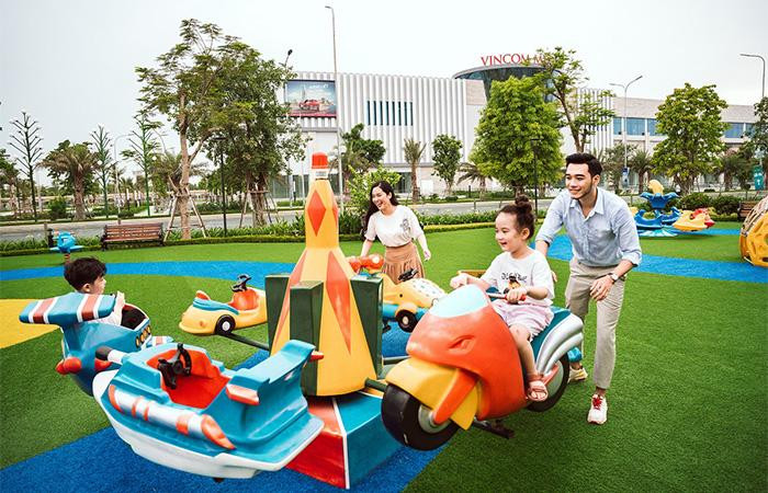 Sở hữu hệ thống tiện ích khổng lồ, đặc biệt là chuỗi tiện ích đa dạng cho trẻ nhỏ - Vinhomes Smart City được nhiều phụ huynh tin tưởng lựa chọn để con có môi trường phá triển toàn diện. Sở hữu hệ thống tiện ích khổng lồ, đặc biệt là chuỗi tiện ích đa dạng cho trẻ nhỏ - Vinhomes Smart City được nhiều phụ huynh tin tưởng lựa chọn để con có môi trường phá triển toàn diện.