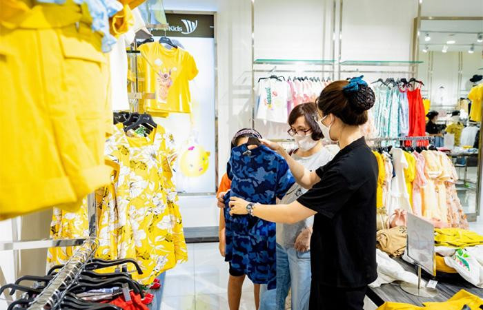 “Refresh” lại tủ đồ bằng những items hot nhất của BST Xuân - Hè