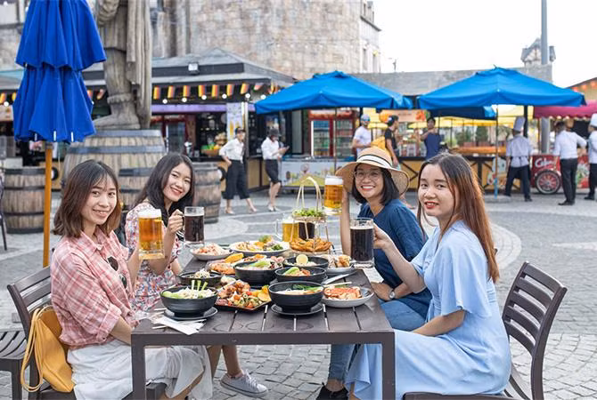 Lễ hội ẩm thực và bia B’estival