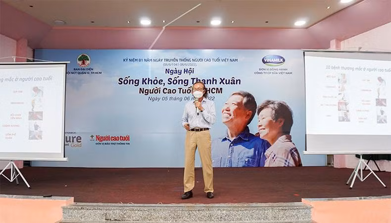 Những vấn đề về sức khỏe mà người cao tuổi hay gặp phải cùng những khuyến nghị về nhu cầu dinh dưỡng được các bác sĩ có chuyên môn cao trình bày chi tiết trong chương trình Những vấn đề về sức khỏe mà người cao tuổi hay gặp phải cùng những khuyến nghị về nhu cầu dinh dưỡng được các bác sĩ có chuyên môn cao trình bày chi tiết trong chương trình