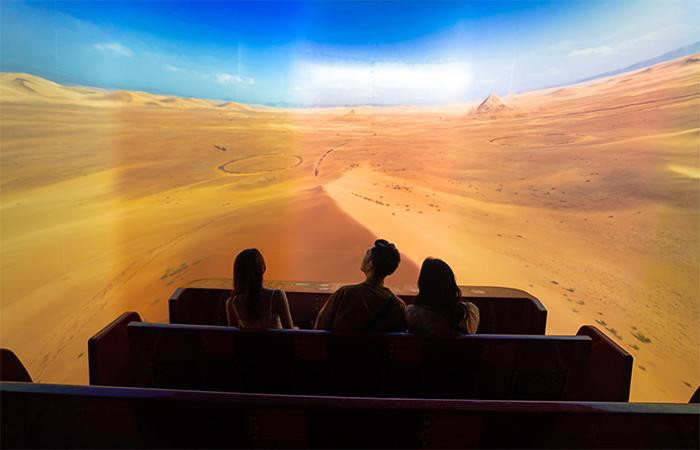 Trải nghiệm rạp chiếu phim Airship tại Sun World Ba Na Hills thu hút rất đông du khách