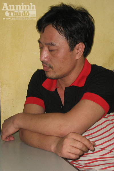 Vũ Đạo và Quách Văn Tuấn tại cơ quan công an