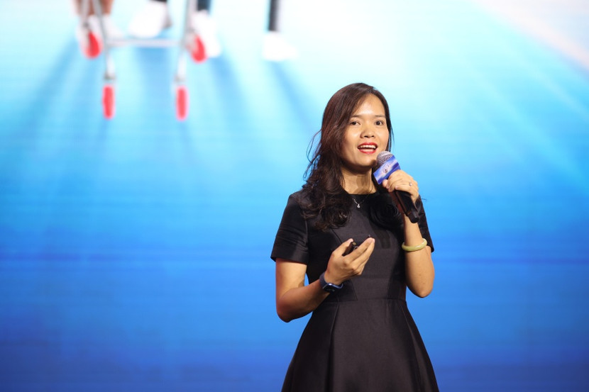 Bà Đinh Hồng Vân - Giám đốc Marketing cấp cao ngành hàng Gia vị chia sẻ tại sự kiện