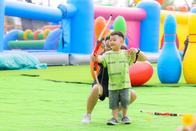 Trải nghiệm hoạt động bắn cung tại Family Zone