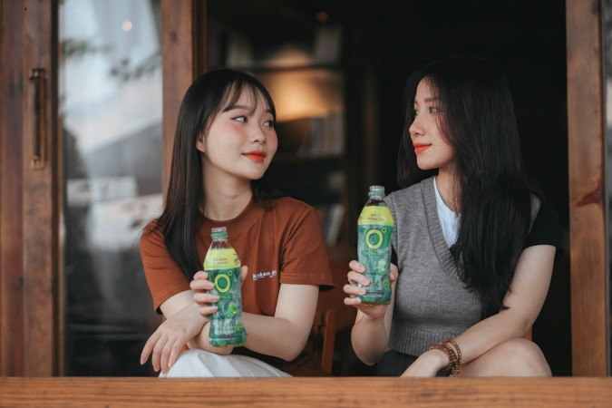 Được chiết xuất từ lá trà Thái Nguyên với EGCG và vitamin C, Trà Xanh Không Độ được hàng triệu người trẻ yêu thích và sử dụng mỗi ngày để xua tan căng thẳng mệt mỏi, giải nhiệt cuộc sống