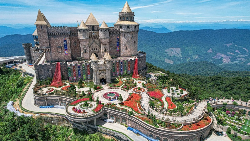 Lâu đài Mặt trăng tại Sun World Ba Na Hills Lâu đài Mặt trăng tại Sun World Ba Na Hills