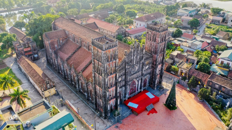 Vương Cung thánh đường Sở Kiện (Ảnh: Hoàng Hà)