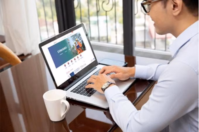 Khách hàng có thể sử dụng các dịch vụ điện mọi lúc, mọi nơi và liên tục 24/24 giờ Khách hàng có thể sử dụng các dịch vụ điện mọi lúc, mọi nơi và liên tục 24/24 giờ