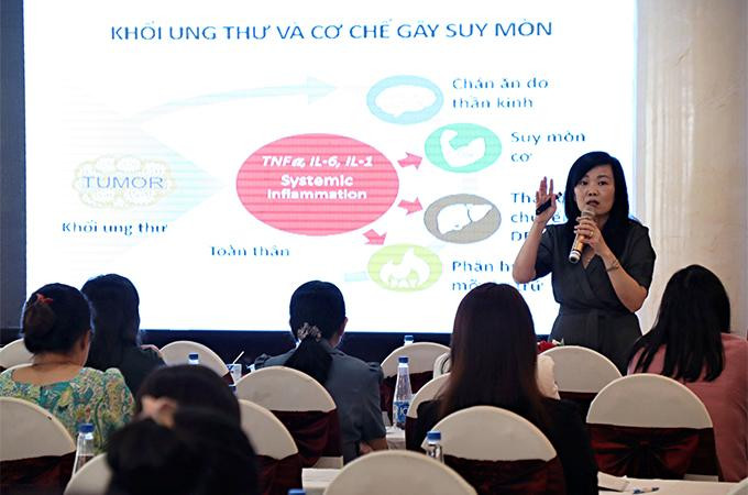 Nhiều kiến thức hữu ích trong việc chăm sóc dinh dưỡng cho bệnh nhi và các bệnh nhân bệnh thận mạn, ung thư được trình bày rất cụ thể từ những chuyên gia y tế hàng đầu Nhiều kiến thức hữu ích trong việc chăm sóc dinh dưỡng cho bệnh nhi và các bệnh nhân bệnh thận mạn, ung thư được trình bày rất cụ thể từ những chuyên gia y tế hàng đầu