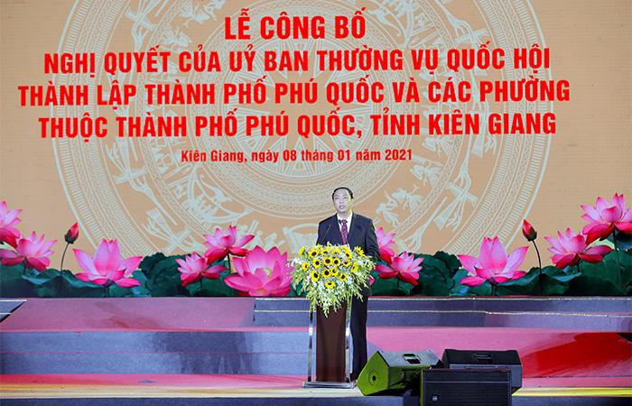Ông Lâm Minh Thành, Chủ tịch UBND tỉnh Kiên Giang phát biểu tại lễ công bố Ông Lâm Minh Thành, Chủ tịch UBND tỉnh Kiên Giang phát biểu tại lễ công bố