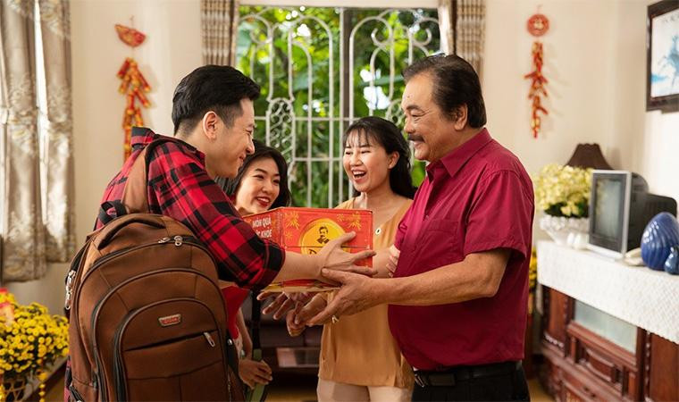 Trà Thanh Nhiệt Dr Thanh, món quà sức khỏe được giới trẻ lựa chọn để tri ân cha mẹ ngày Tết. Trà Thanh Nhiệt Dr Thanh, món quà sức khỏe được giới trẻ lựa chọn để tri ân cha mẹ ngày Tết.