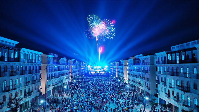 Khu đô thị Sun Grand City New An Thoi rực rỡ trong đại tiệc bắn pháo hoa chào mừng Phú Quốc lên thành phố Khu đô thị Sun Grand City New An Thoi rực rỡ trong đại tiệc bắn pháo hoa chào mừng Phú Quốc lên thành phố