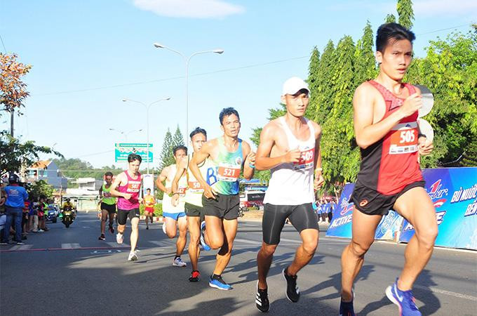 Gần 1.500 vận động viên trong nước tham dự giải Gần 1.500 vận động viên trong nước tham dự giải