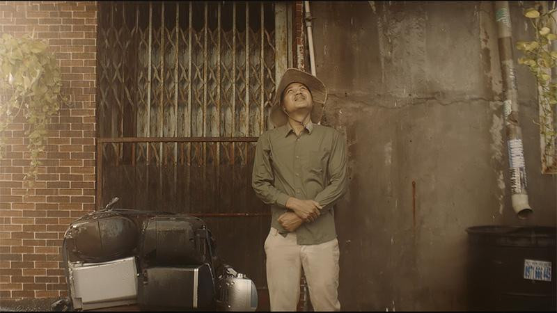 Cha mẹ suốt một đời vất vả, gian lao đánh đổi cả sức khỏe để nuôi dưỡng ước mơ cho con. Cha mẹ suốt một đời vất vả, gian lao đánh đổi cả sức khỏe để nuôi dưỡng ước mơ cho con.