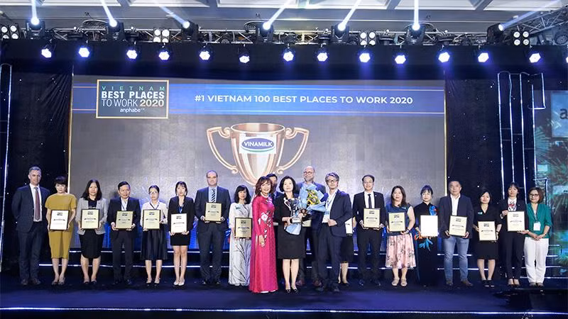 Với nhiều chính sách tiên tiến hướng đến người lao động, Vinamilk được bình chọn là nơi làm việc tốt nhất Việt Nam liên tiếp 3 năm vừa qua