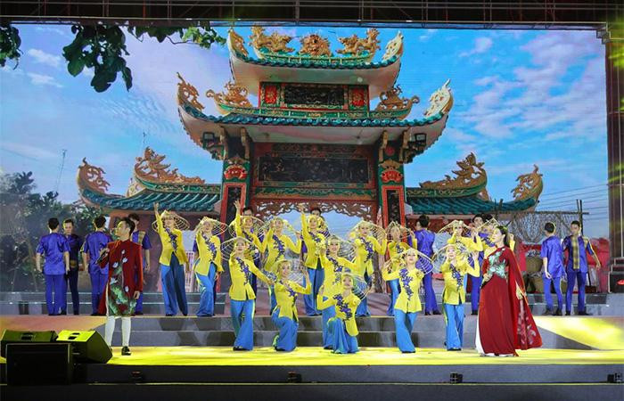 Chương trình nghệ thuật hoành tráng với những màn trình diễn ấn tượng Chương trình nghệ thuật hoành tráng với những màn trình diễn ấn tượng