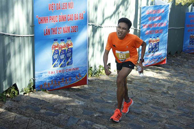 Các vận động viên cần có sự bền bỉ để chinh phục đỉnh cao Bà Rá Các vận động viên cần có sự bền bỉ để chinh phục đỉnh cao Bà Rá