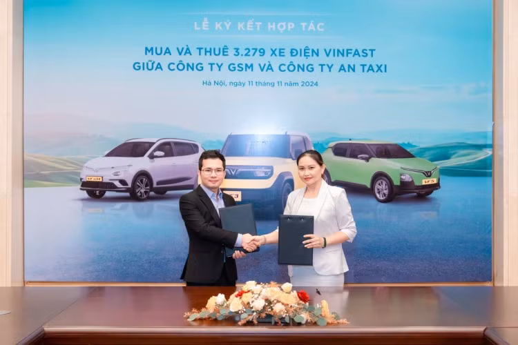 Bà Đinh Thị Mùi – Chủ tịch HĐQT An An’s Garden và ông Nguyễn Văn Thanh - Tổng Giám đốc toàn cầu GSM tại lễ ký kết hợp tác thuê, mua xe điện để phát triển thương hiệu An Taxi Bà Đinh Thị Mùi – Chủ tịch HĐQT An An’s Garden và ông Nguyễn Văn Thanh - Tổng Giám đốc toàn cầu GSM tại lễ ký kết hợp tác thuê, mua xe điện để phát triển thương hiệu An Taxi