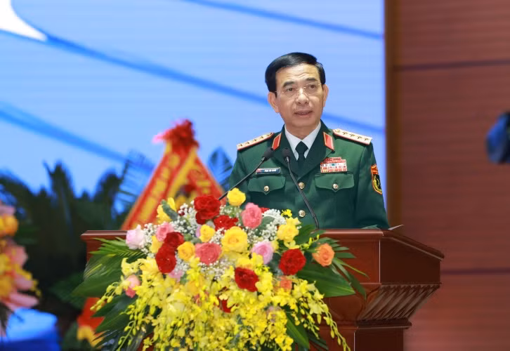 Đại tướng Phan Văn Giang – Ủy viên Bộ Chính trị, Phó Bí thư Quân ủy Trung ương, Bộ trưởng Bộ Quốc phòng phát biểu tại buổi lễ Đại tướng Phan Văn Giang – Ủy viên Bộ Chính trị, Phó Bí thư Quân ủy Trung ương, Bộ trưởng Bộ Quốc phòng phát biểu tại buổi lễ