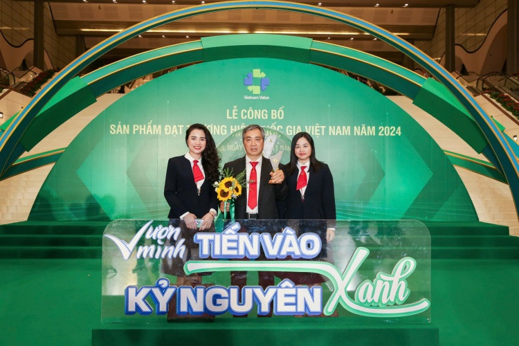 Đại diện Tập đoàn DOJI tham gia Lễ Công bố sản phẩm đạt Thương hiệu Quốc gia Việt Nam 2024. Đại diện Tập đoàn DOJI tham gia Lễ Công bố sản phẩm đạt Thương hiệu Quốc gia Việt Nam 2024.