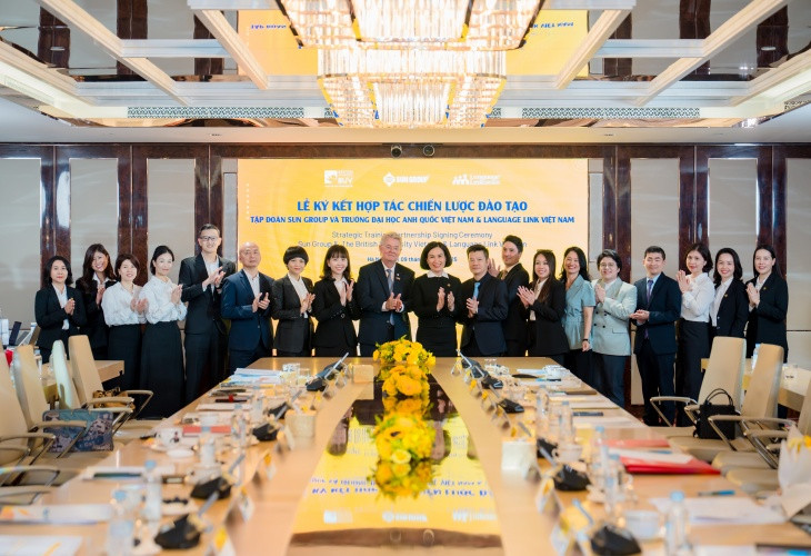 Lễ ký kết hợp tác chiến lược đào tạo giữa Tập đoàn Sun Group và Trường Đại học Anh Quốc Việt Nam và Language Link Việt Nam diễn ra vào sáng 8/10/2025