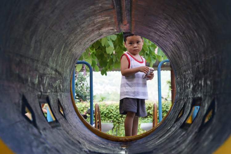 Em bé trường mầm non Nhật Tiến sau những ngày bão lũ. Ảnh: Tịnh Không Em bé trường mầm non Nhật Tiến sau những ngày bão lũ. Ảnh: Tịnh Không