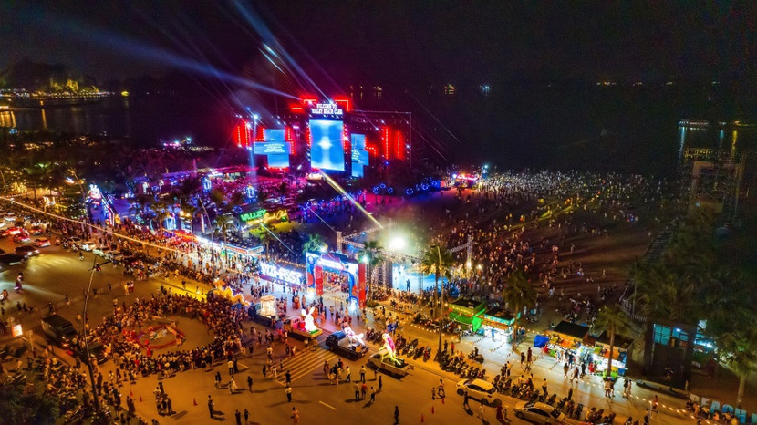 Sự xuất hiện của Sun Elite City góp phần “vẽ lại” diện mạo Bãi Cháy. Ảnh: Ánh Dương