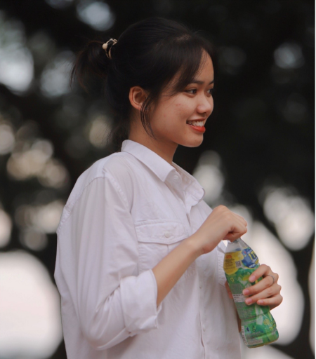 Thời tiết nắng nóng gay gắt cộng thêm lo lắng, căng thẳng trong việc đăng ký nguyện vọng xét tuyển đại học khiến không ít thí sinh chọn Trà Xanh Không Độ để giải nhiệt cuộc sống trong những ngày này.