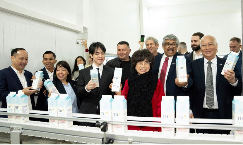 Bà Thái Hương và Tập đoàn TH vừa tổ chức khánh thành Nhà máy chế biến sữa tươi sạch tại Kaluga, tháng 5/2025, công suất 1.000 tấn sữa tươi/ngày. Bà Thái Hương và Tập đoàn TH vừa tổ chức khánh thành Nhà máy chế biến sữa tươi sạch tại Kaluga, tháng 5/2025, công suất 1.000 tấn sữa tươi/ngày.